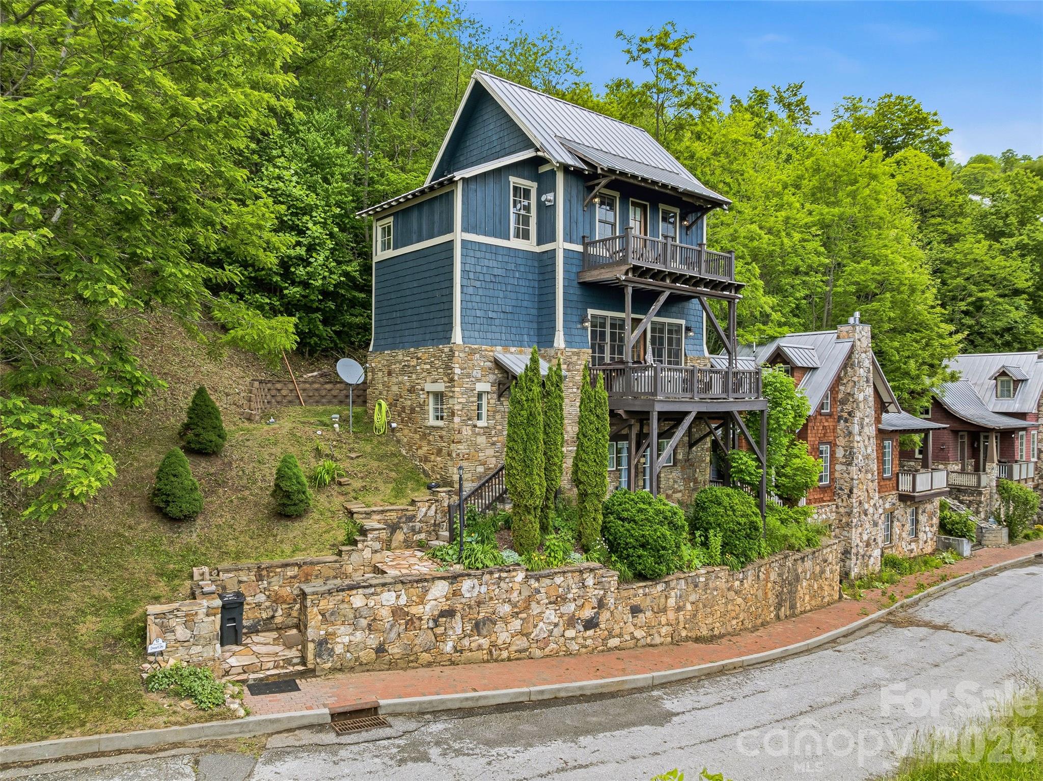 Single Family Residence at 95 Breakaway Trail S, Mars Hill, photo 2 of 48