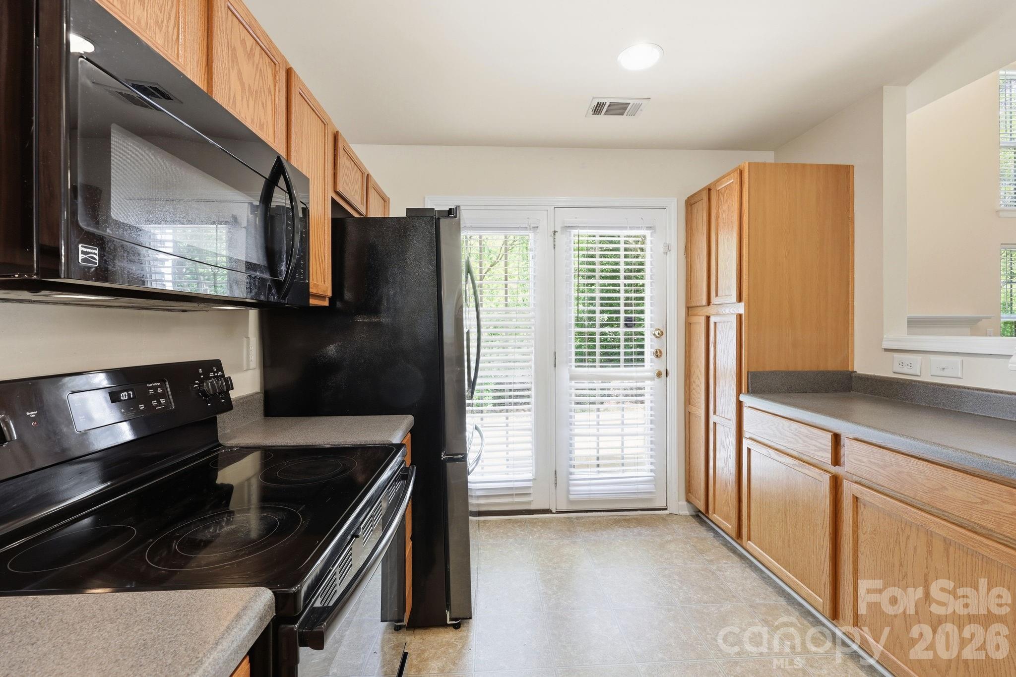 Townhouse at 2548 Brackley Place NW, Concord, photo 8 of 47
