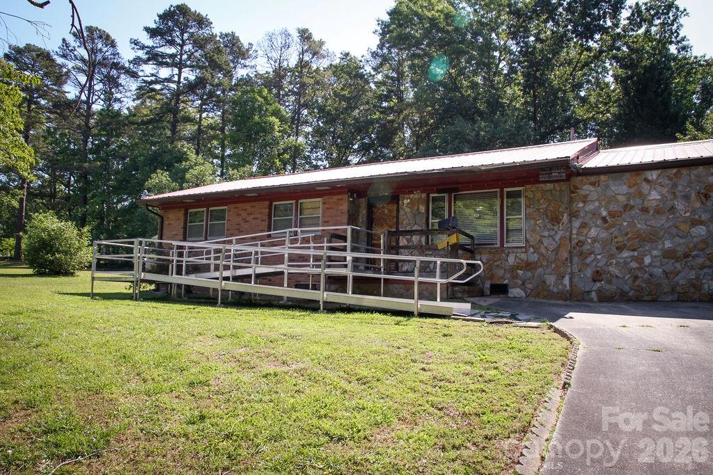 Single Family Residence at 905 S 10th Street, Bessemer City, photo 6 of 39