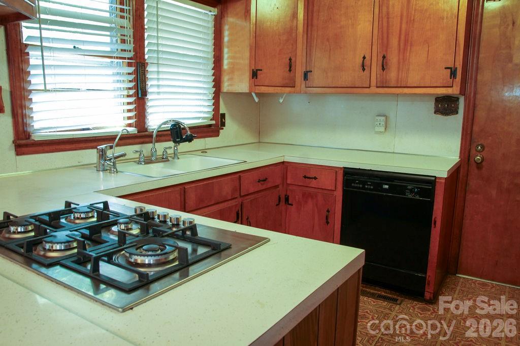 Single Family Residence at 905 S 10th Street, Bessemer City, photo 21 of 39