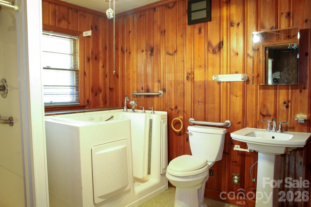 Full Bath #2 - 905 S 10th Street, Bessemer City