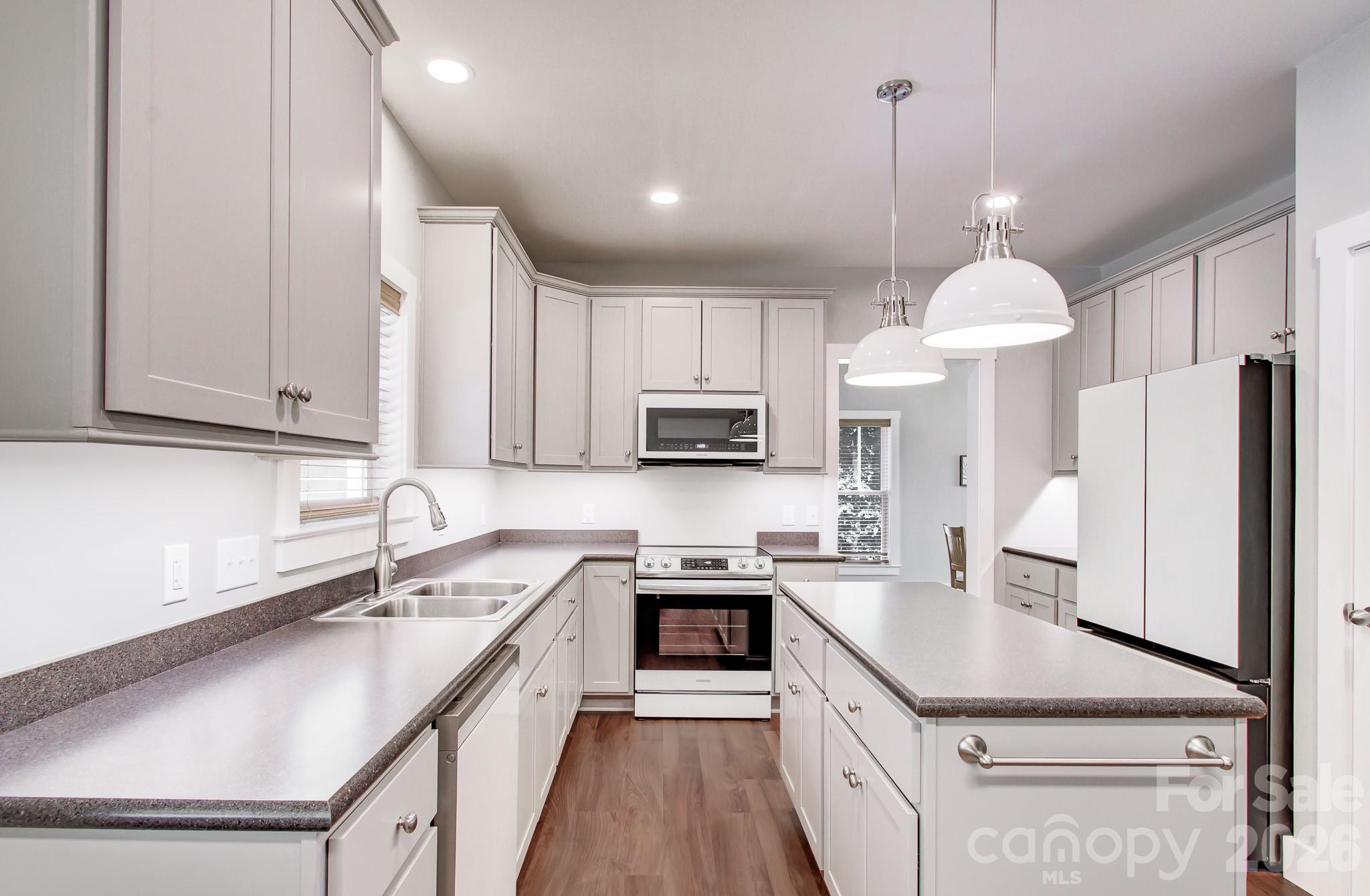 Single Family Residence at 180 Ellerslie Acre None, Hendersonville, photo 8 of 46