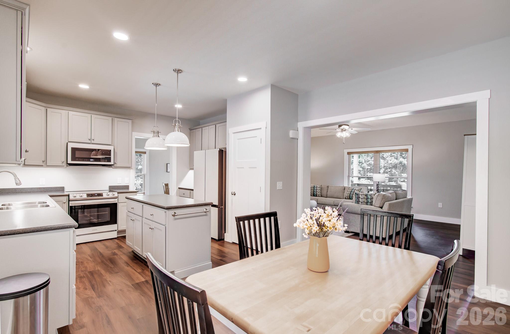 Single Family Residence at 180 Ellerslie Acre None, Hendersonville, photo 10 of 46