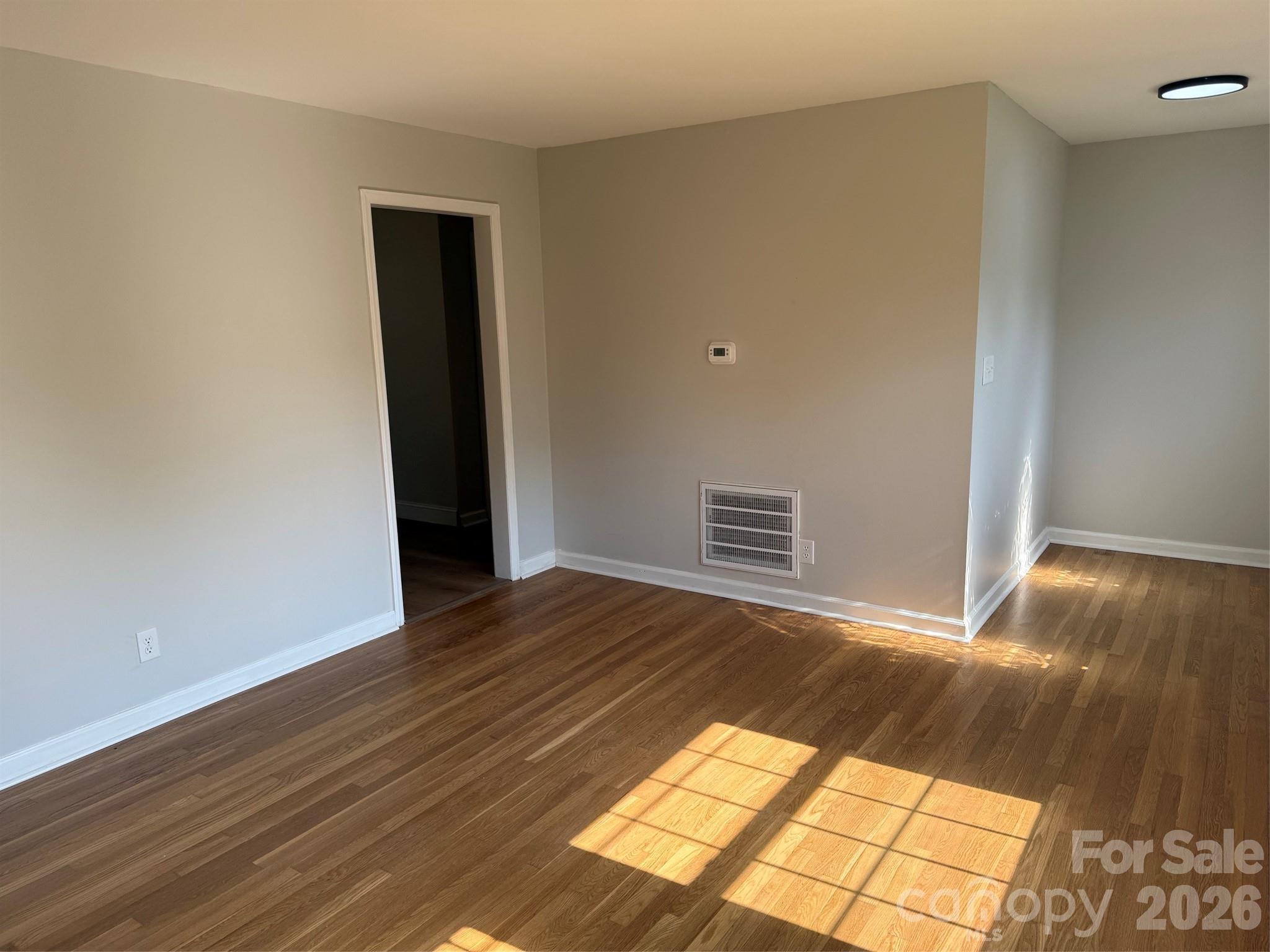 Single Family Residence at 917 Canterbury Court, Gastonia, photo 4 of 18