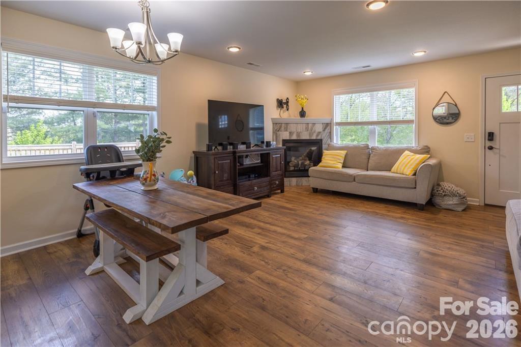 Single Family Residence at 101 Towne Place, Clyde, photo 3 of 28
