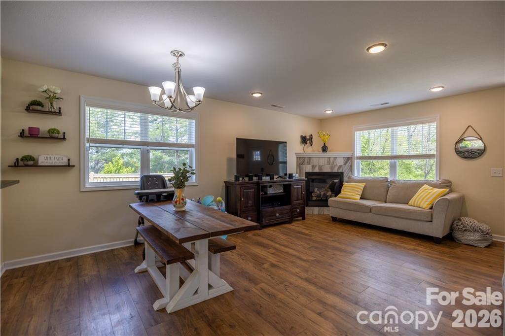Single Family Residence at 101 Towne Place, Clyde, photo 4 of 28