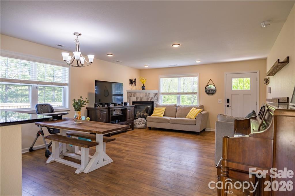 Single Family Residence at 101 Towne Place, Clyde, photo 5 of 28