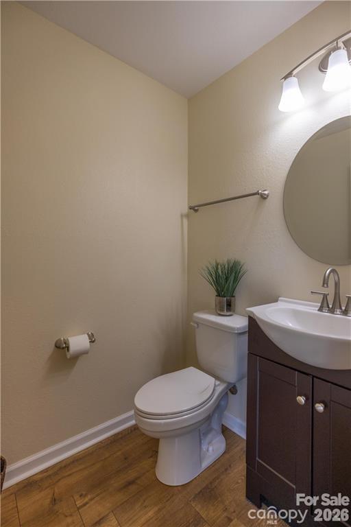 Single Family Residence at 101 Towne Place, Clyde, photo 9 of 28