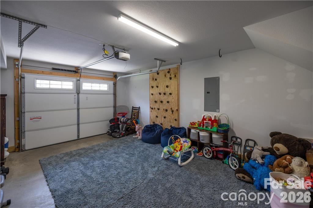 Single Family Residence at 101 Towne Place, Clyde, photo 22 of 28