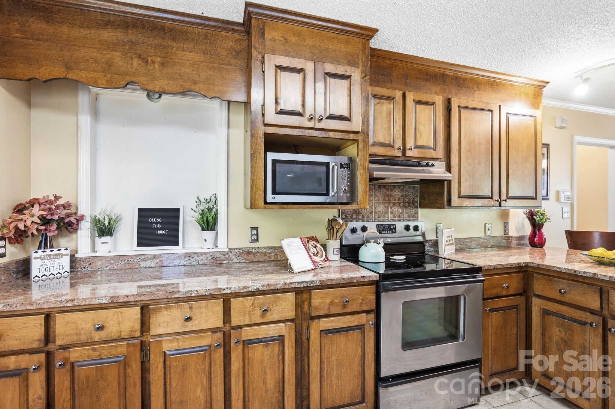 Single Family Residence at 1775 Apple Tree Lane, Fort Mill, photo 10 of 42