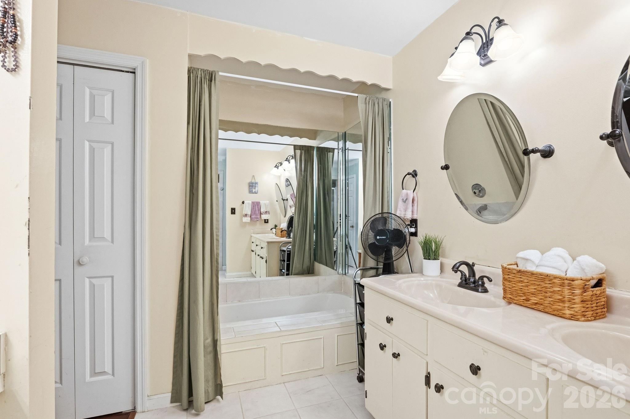 Single Family Residence at 1775 Apple Tree Lane, Fort Mill, photo 17 of 42