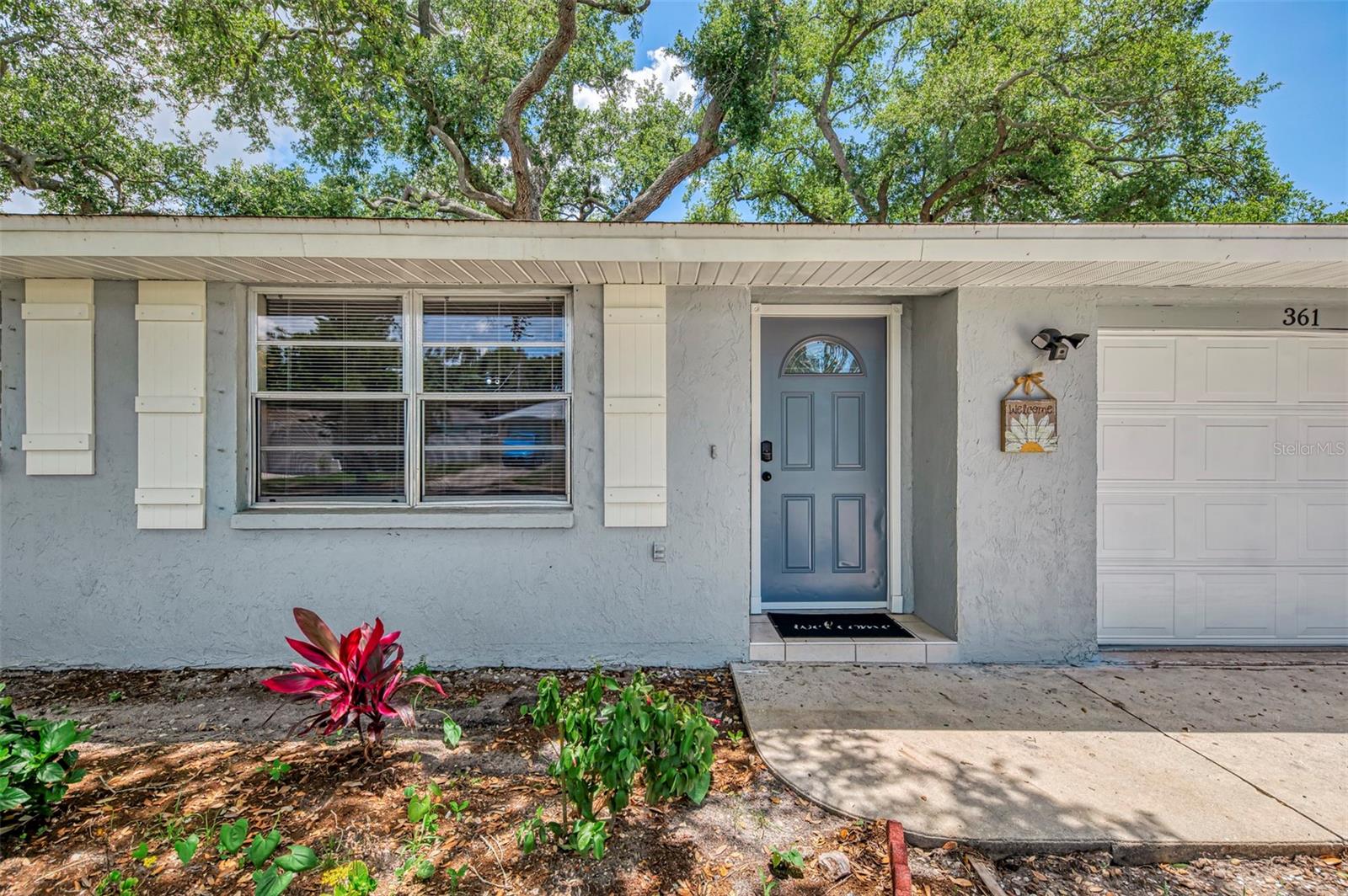 Single Family Residence at 361 FALKLAND RD, VENICE, photo 4 of 40