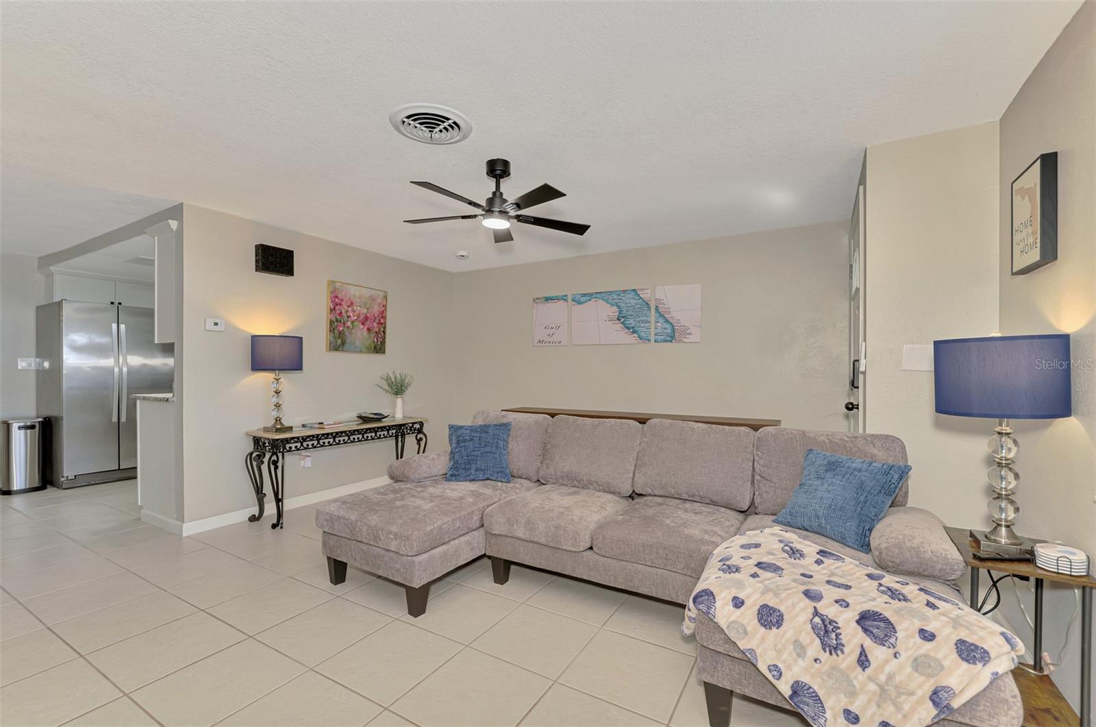 Single Family Residence at 361 FALKLAND RD, VENICE, photo 11 of 40