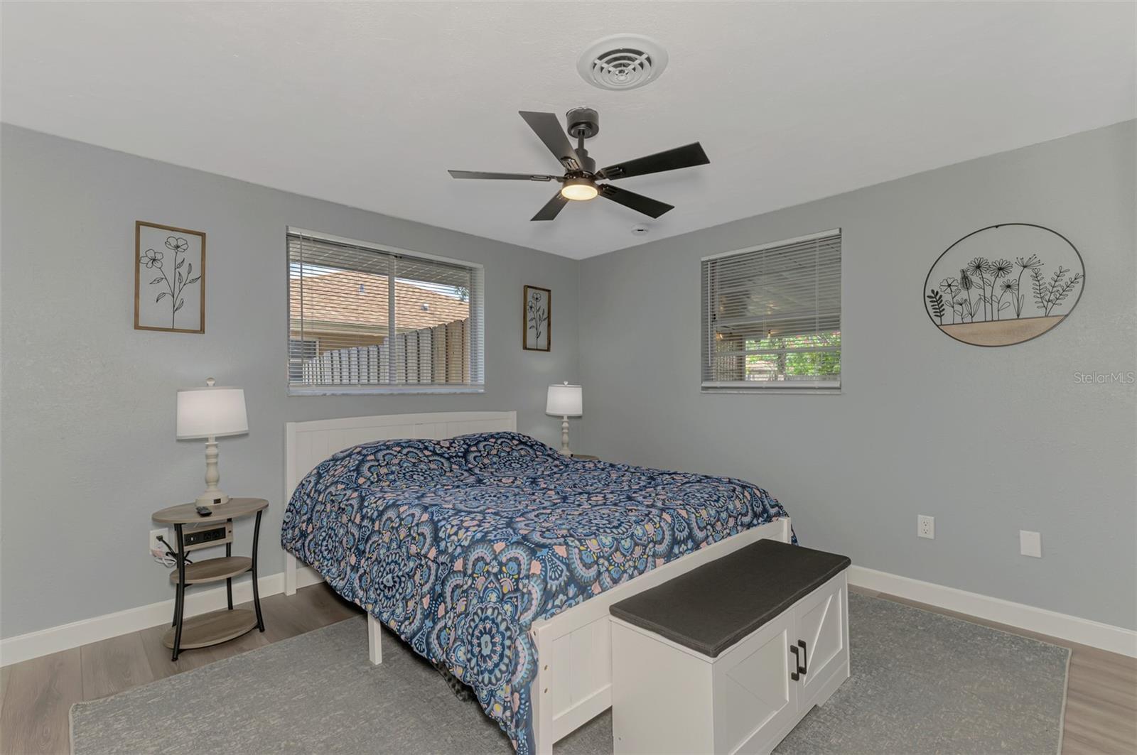 Single Family Residence at 361 FALKLAND RD, VENICE, photo 21 of 40
