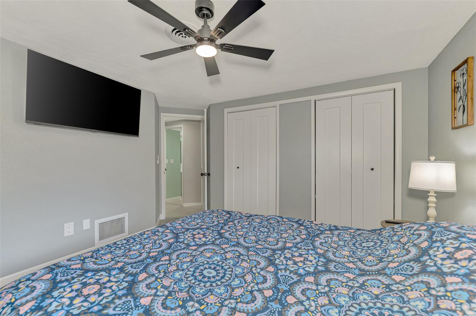 Single Family Residence at 361 FALKLAND RD, VENICE, photo 23 of 40