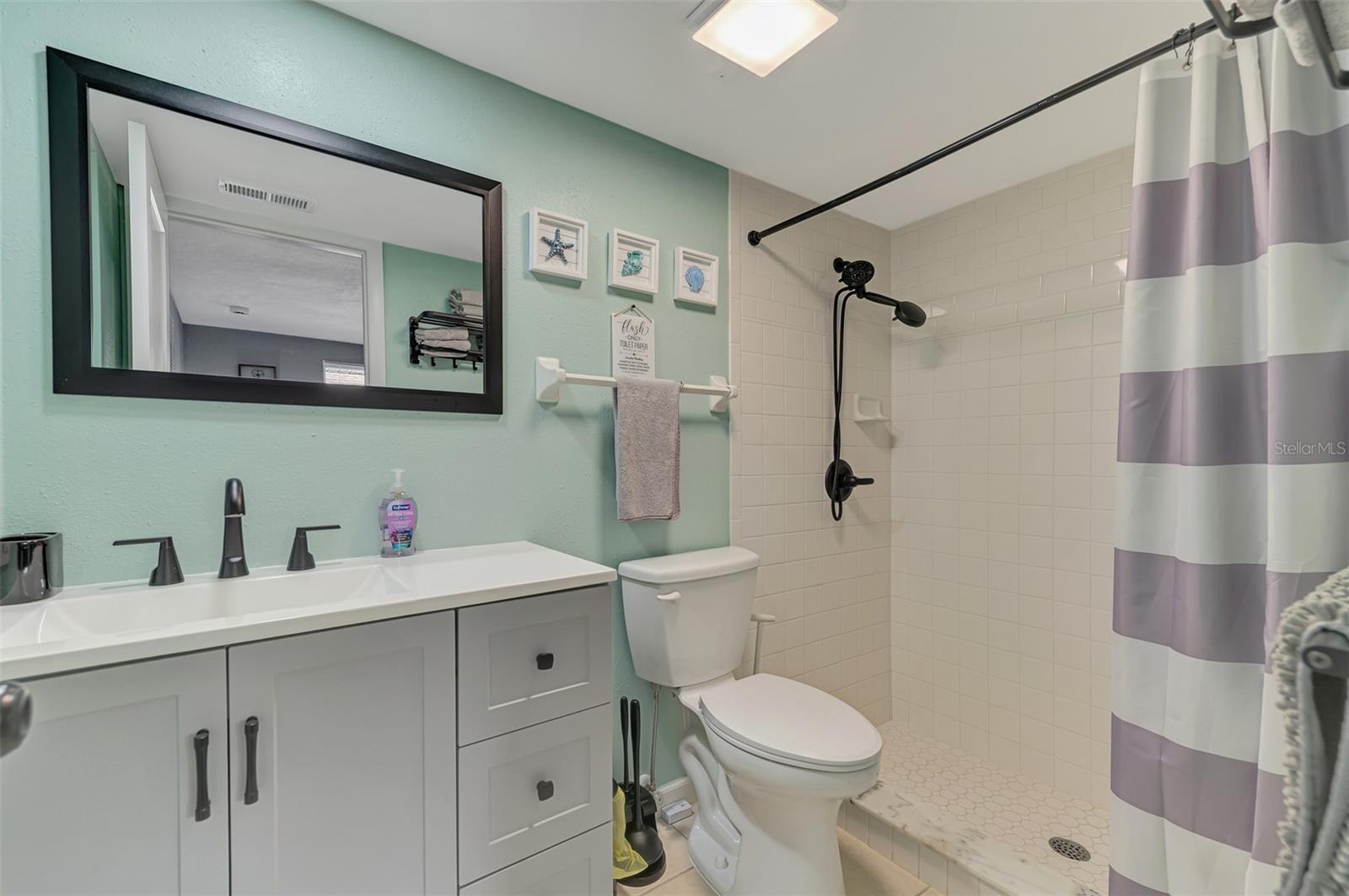 Single Family Residence at 361 FALKLAND RD, VENICE, photo 25 of 40