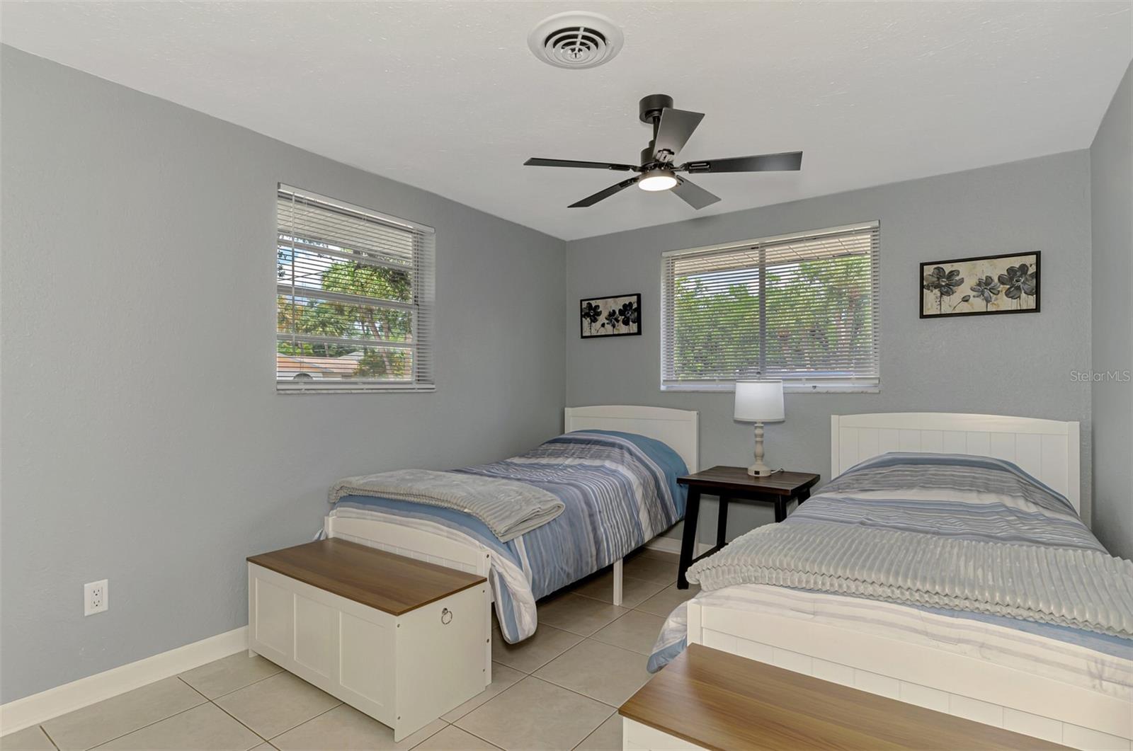 Single Family Residence at 361 FALKLAND RD, VENICE, photo 26 of 40