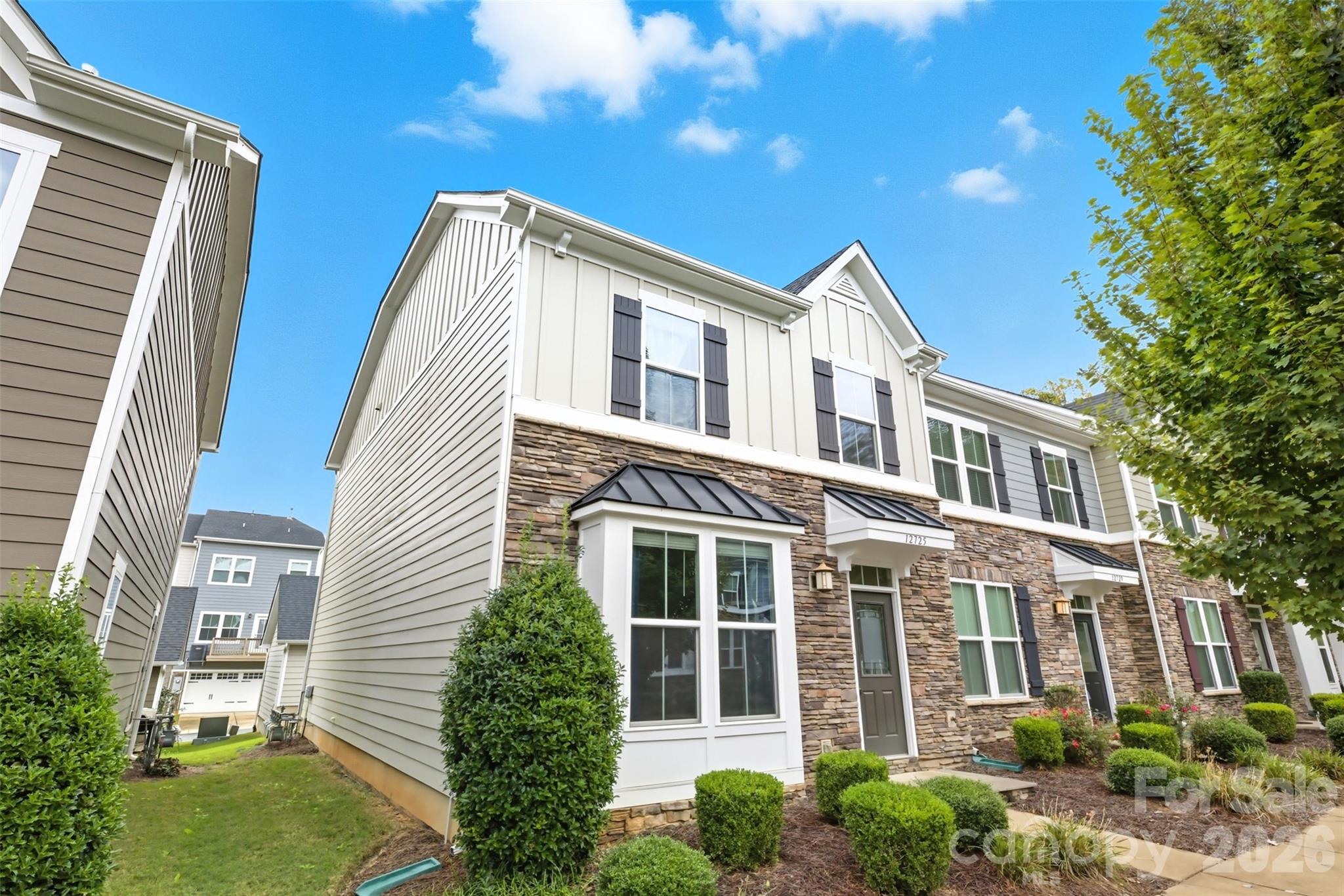 Townhouse at 12725 Glowing Peak Road, Huntersville, photo 2 of 27