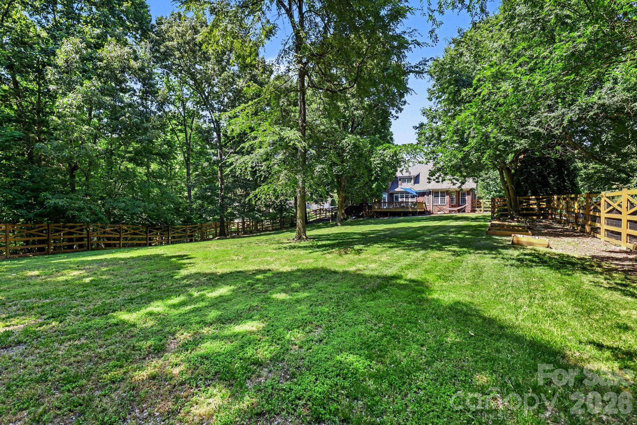 Flat, Fenced in back yard - 163 Evening Shadow Road, Lake Wylie