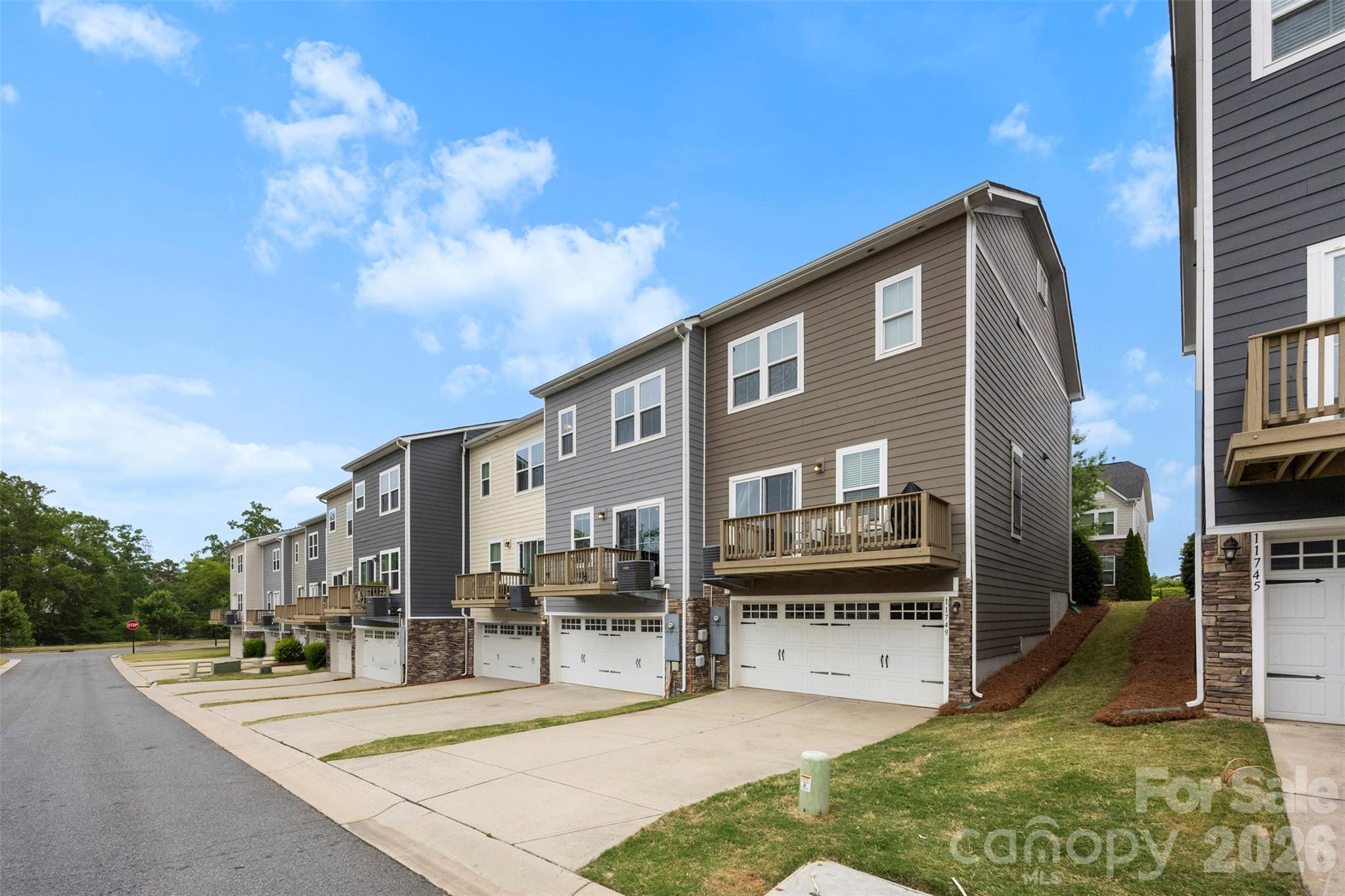 Townhouse at 11753 Blessington Road, Huntersville, photo 32 of 34