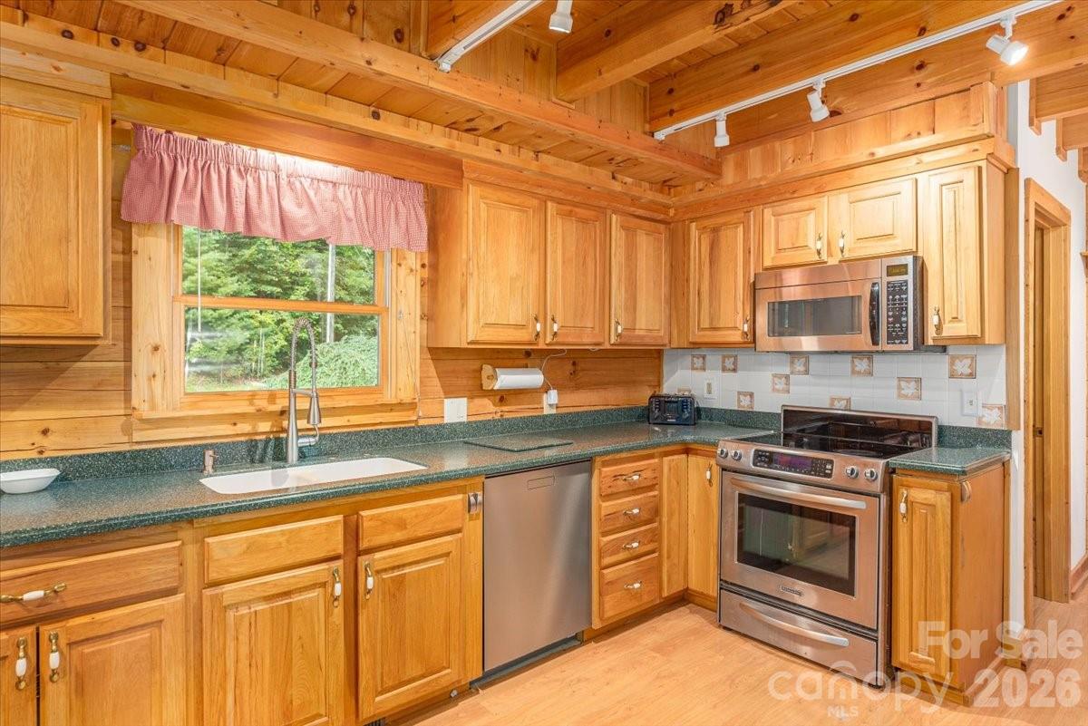 Plenty of cabinets. - 235 Timucua Trail, Waynesville