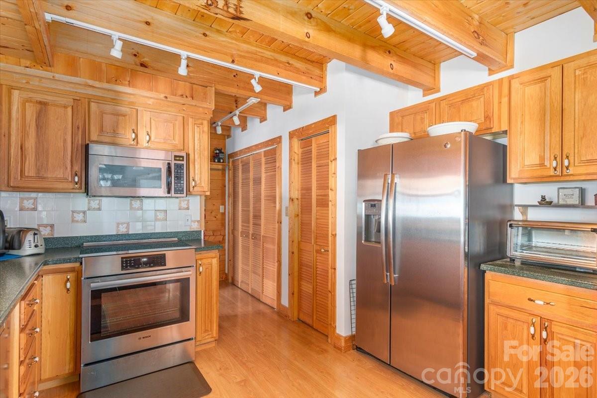 Well designed kitchen. - 235 Timucua Trail, Waynesville
