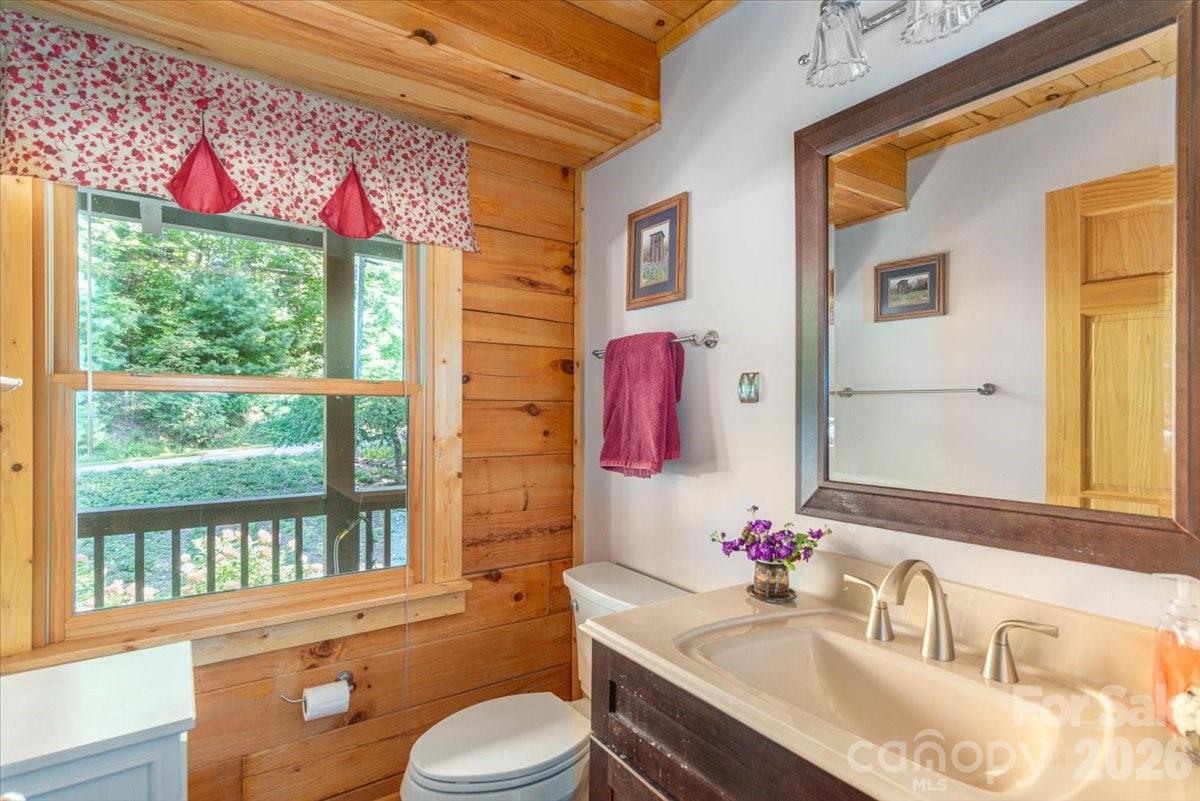 Half bath off of kitchen. - 235 Timucua Trail, Waynesville