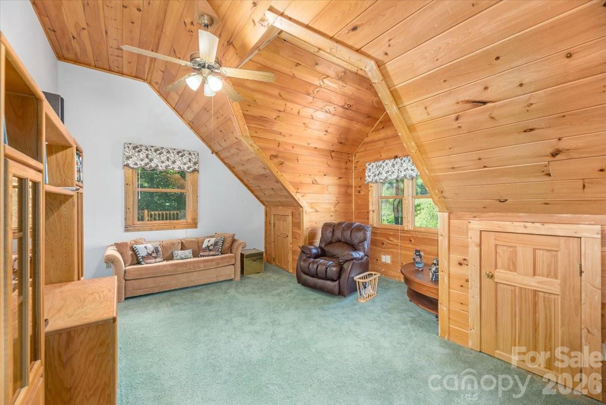 Comfortable family room. - 235 Timucua Trail, Waynesville