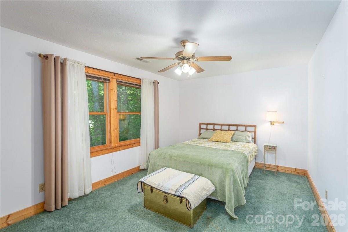 Bright guest room. - 235 Timucua Trail, Waynesville