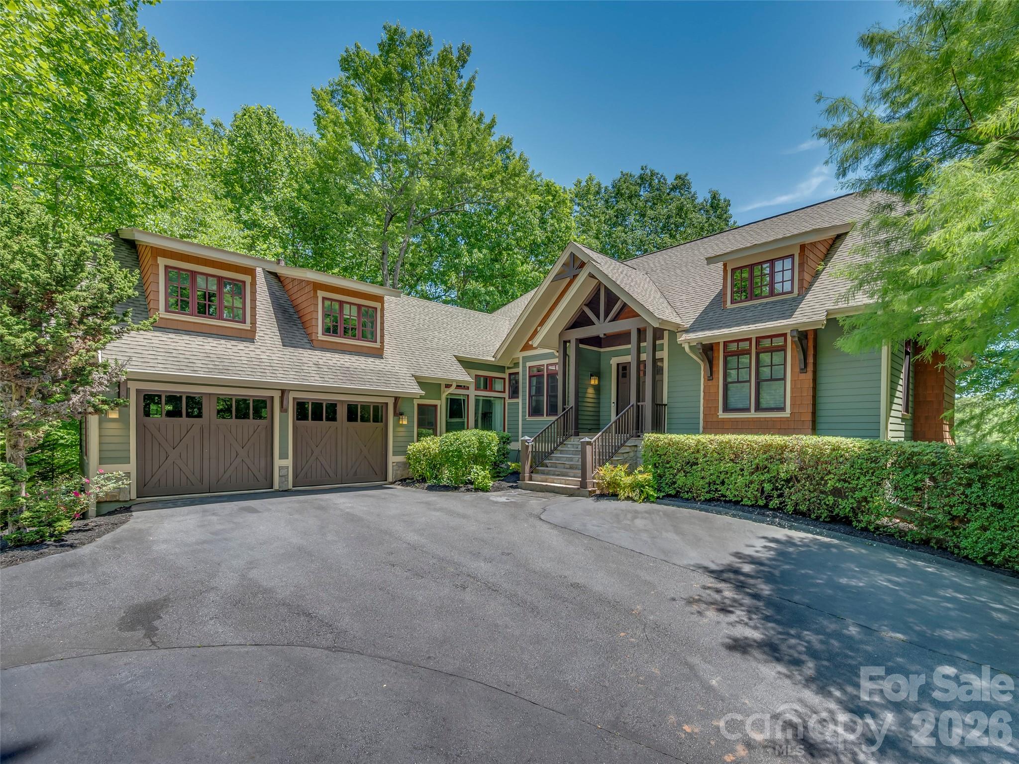 Single Family Residence at 161 Chattooga Run, Hendersonville, photo 2 of 48