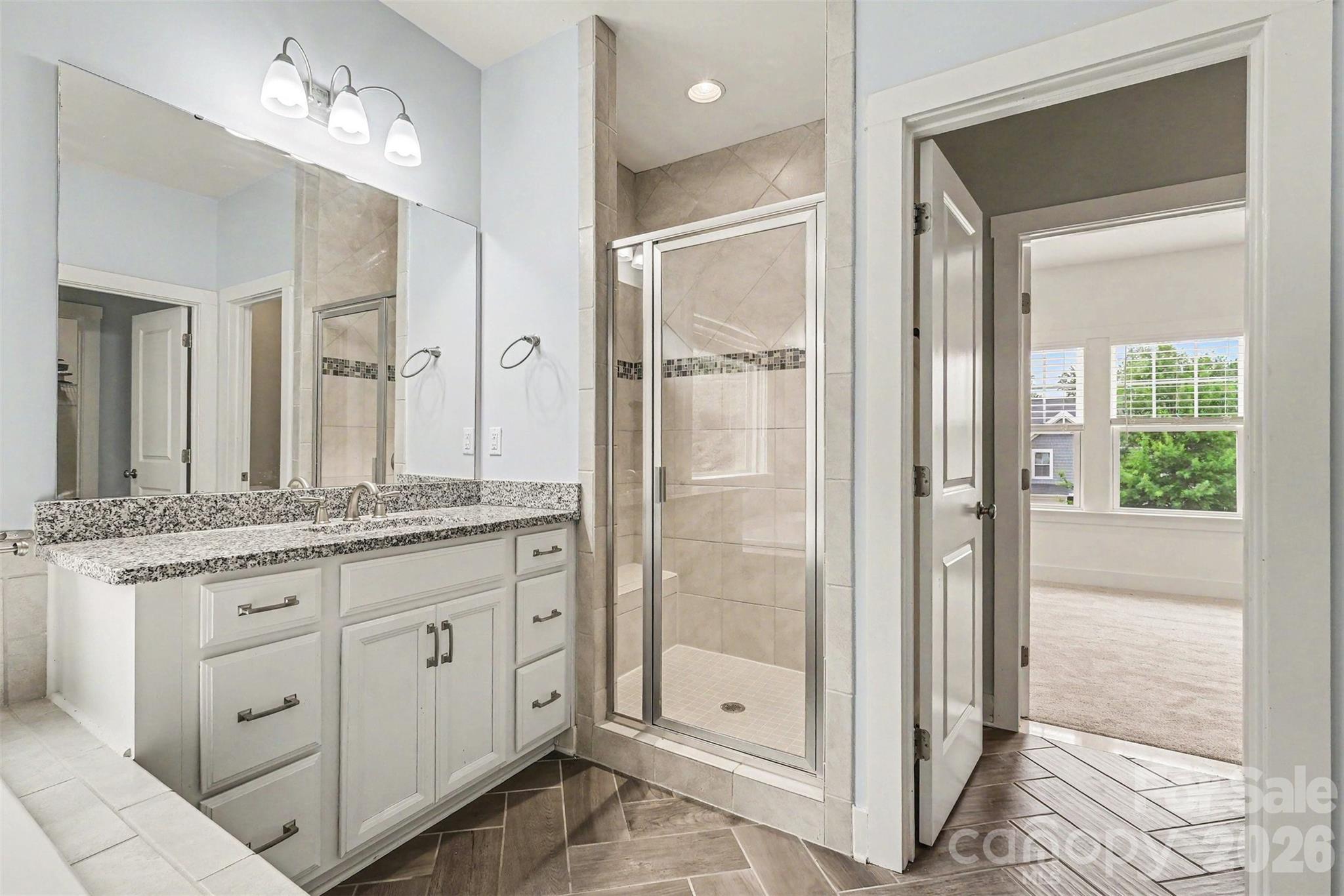 primary Bath - 162 Stibbs Cross Road, Mooresville