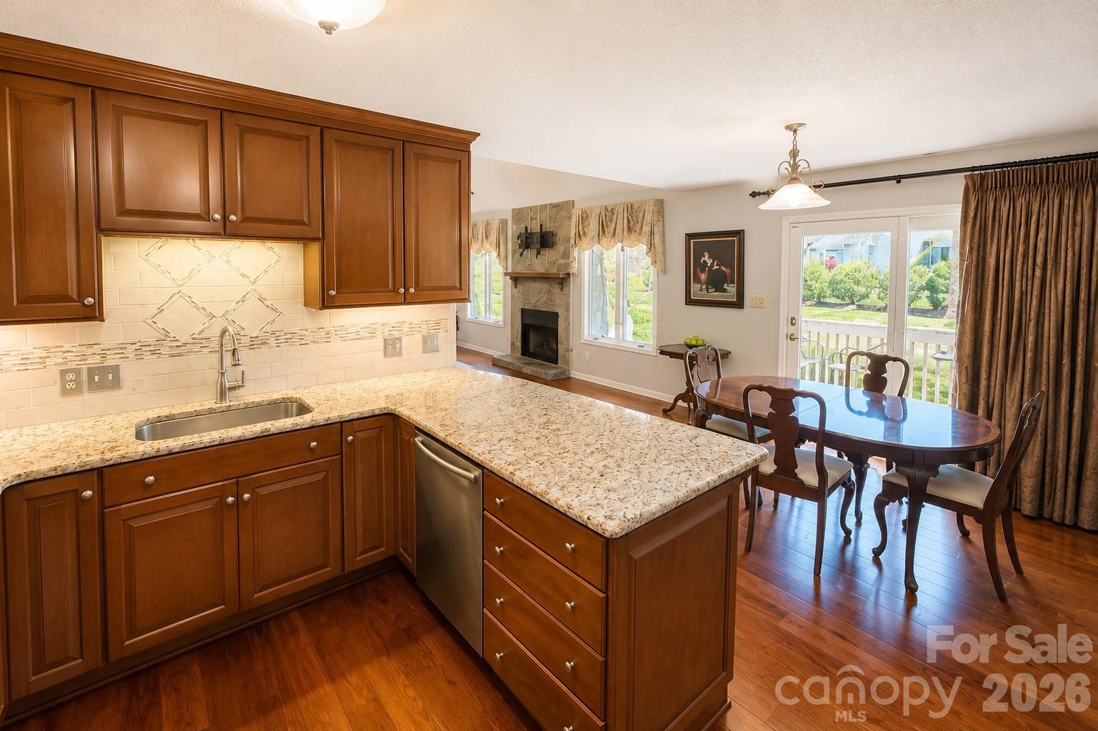 Townhouse at 603 29th Avenue NE, Hickory, photo 3 of 28