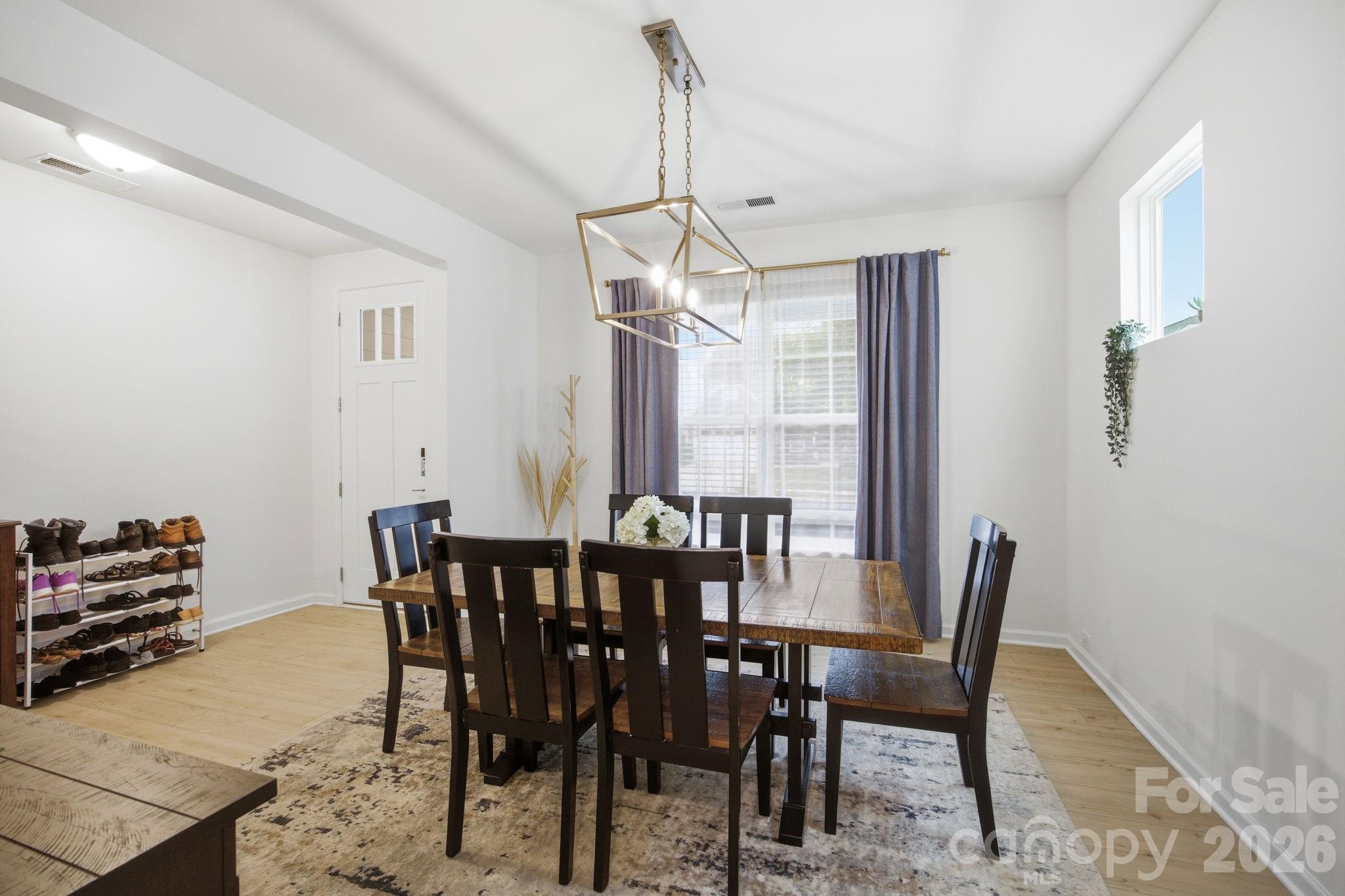 Single Family Residence at 115 Summerhill Drive, Mooresville, photo 6 of 48