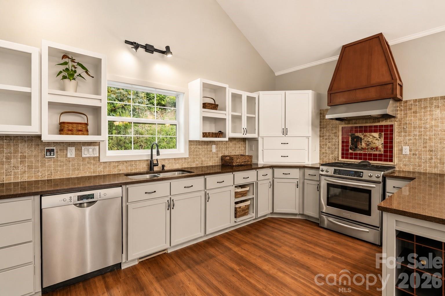 Single Family Residence at 60 Hawks Pointe Lane, Weaverville, photo 5 of 42