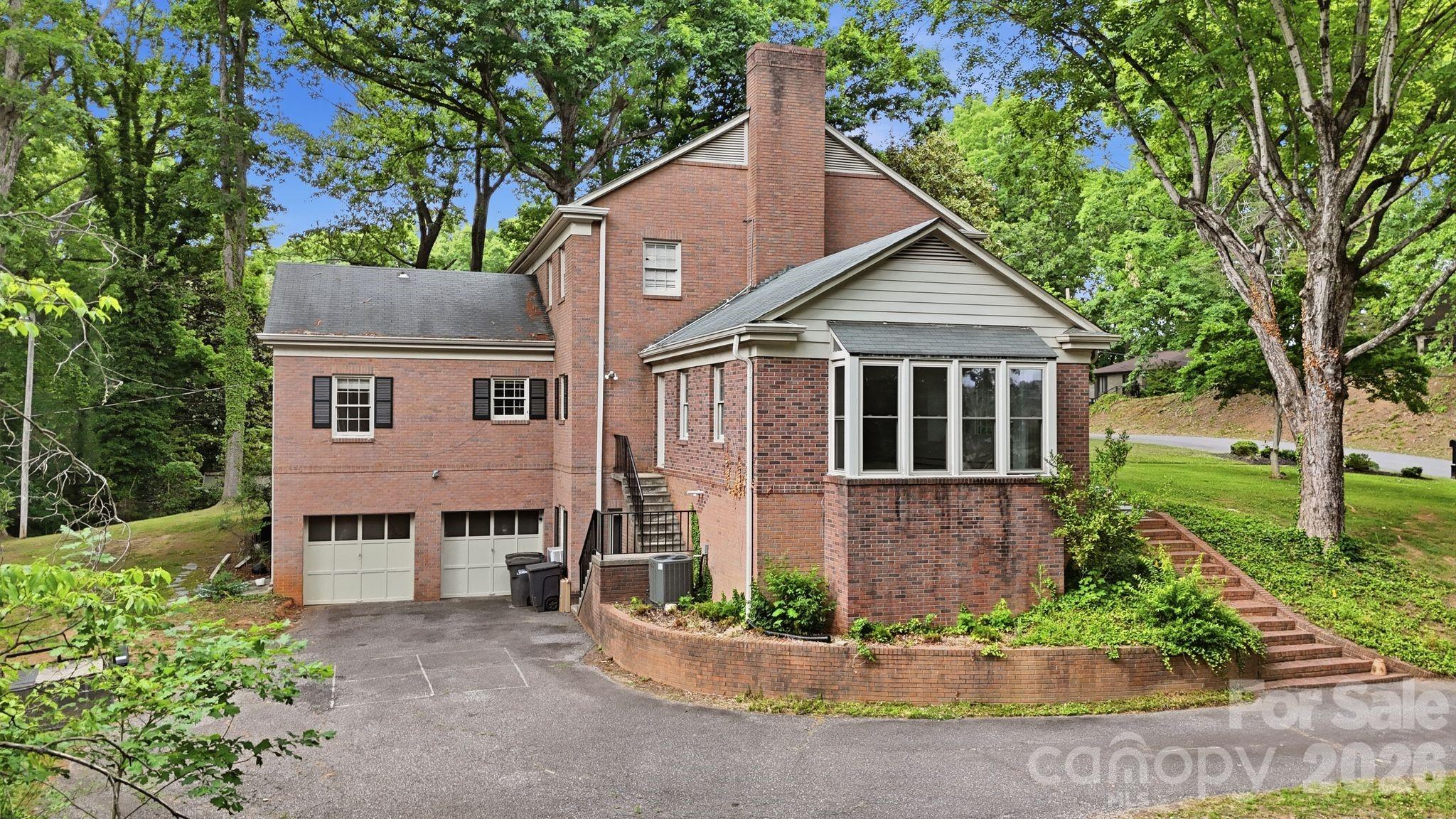 Single Family Residence at 330 Earlwood Road, Statesville, photo 2 of 48