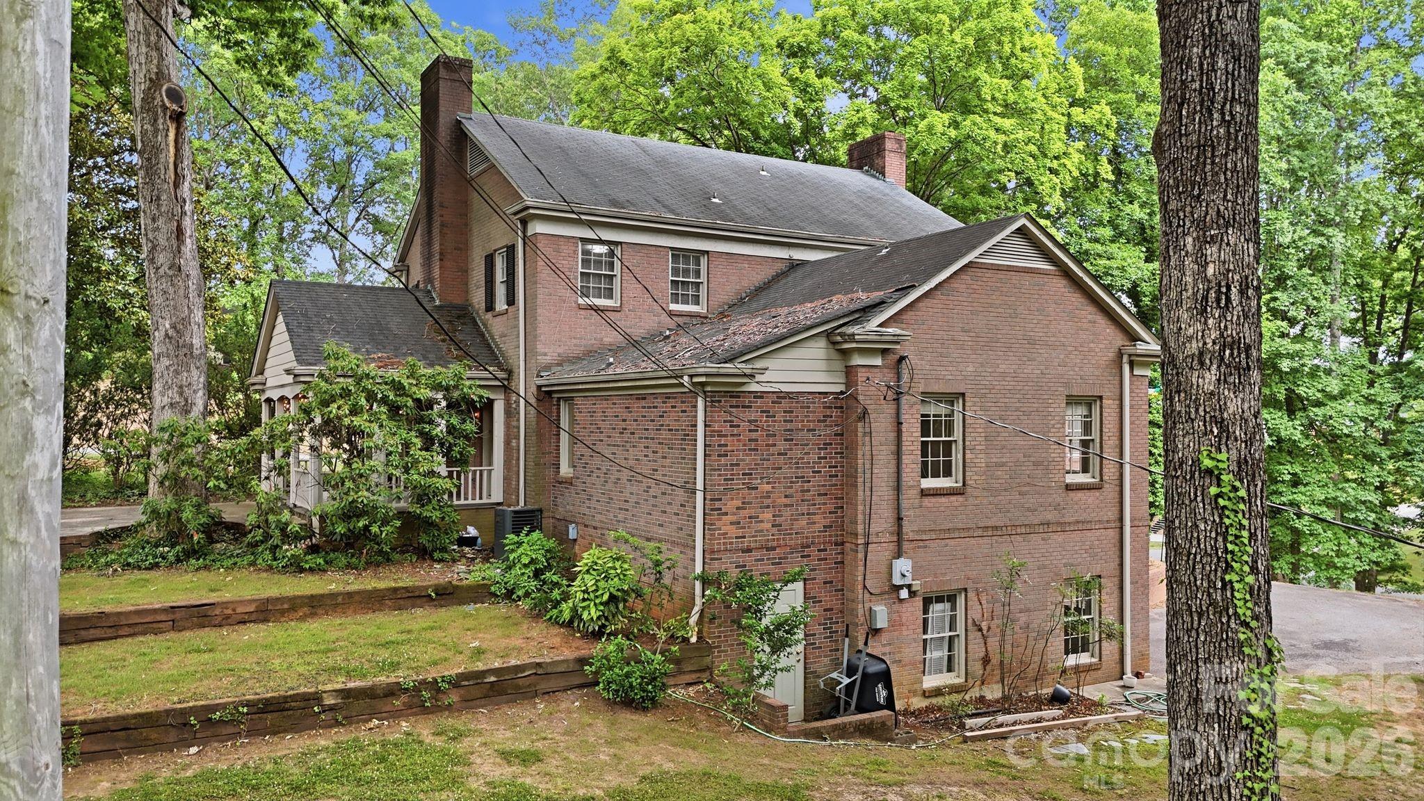 Single Family Residence at 330 Earlwood Road, Statesville, photo 4 of 48