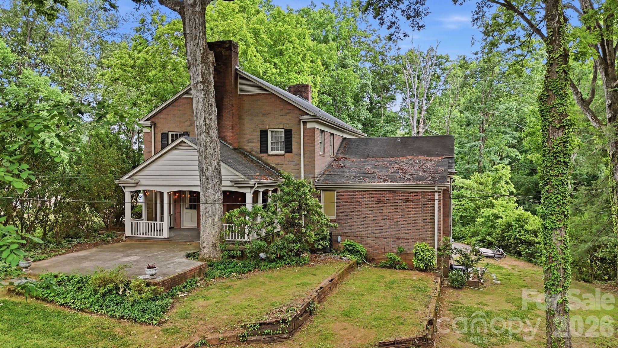 Single Family Residence at 330 Earlwood Road, Statesville, photo 5 of 48
