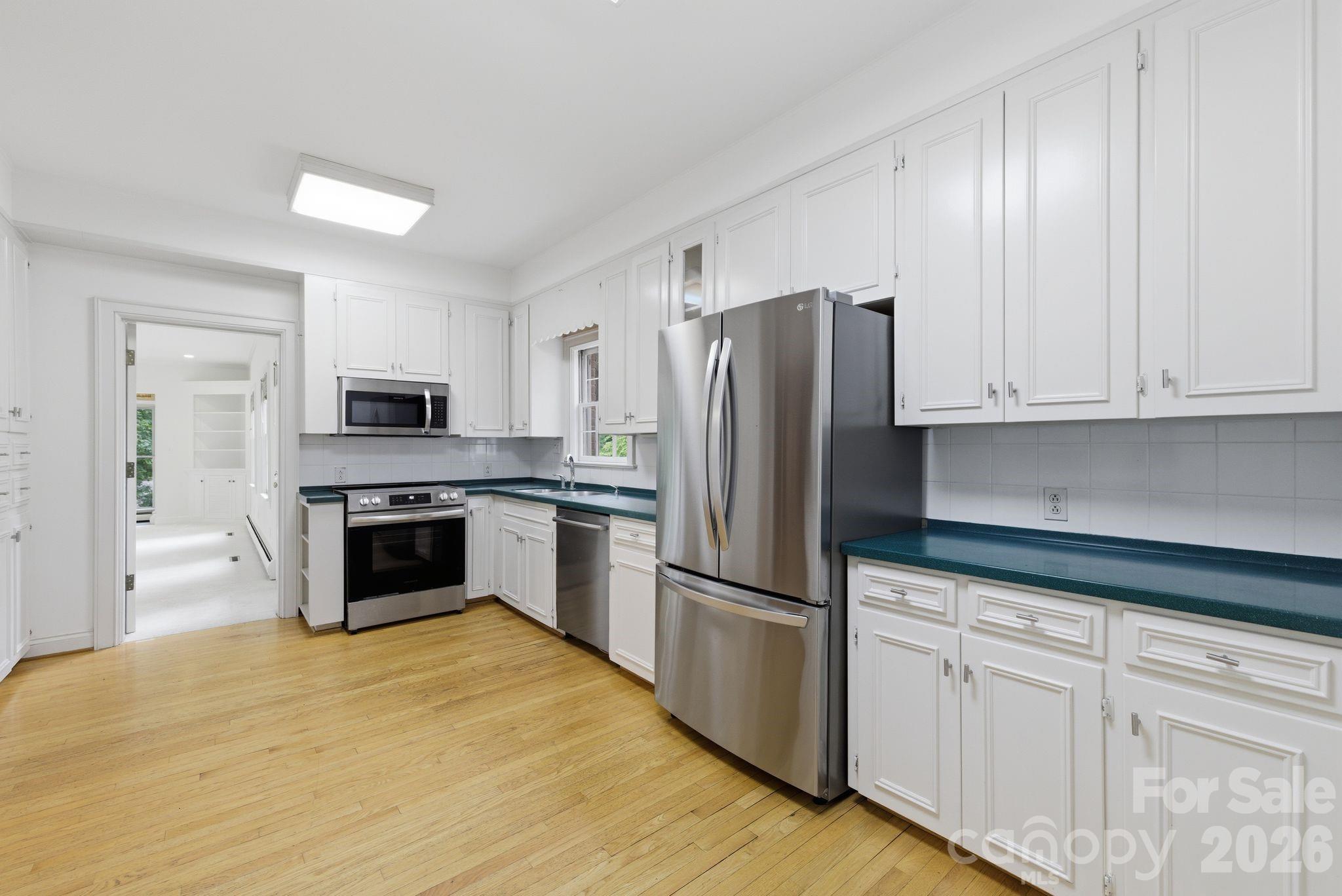 Single Family Residence at 330 Earlwood Road, Statesville, photo 24 of 48