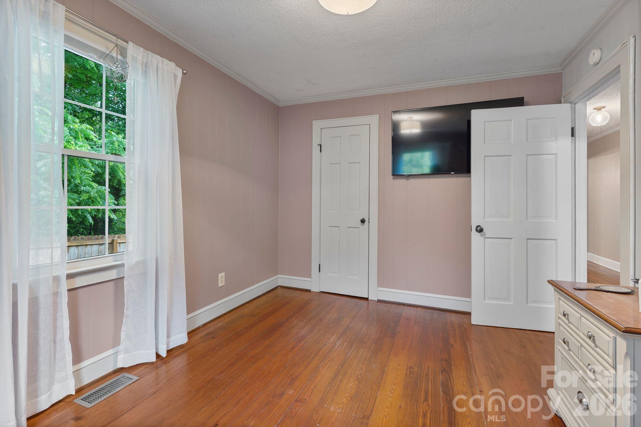 Single Family Residence at 1014 Bramblewood Court NE, Lenoir, photo 23 of 45