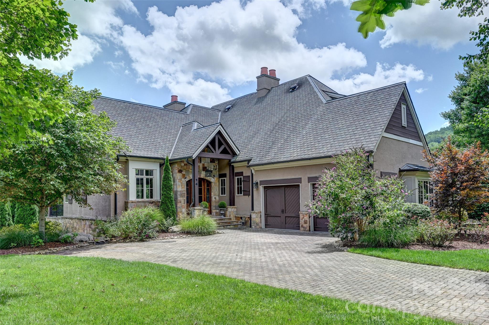 14 Foxbridge Way
