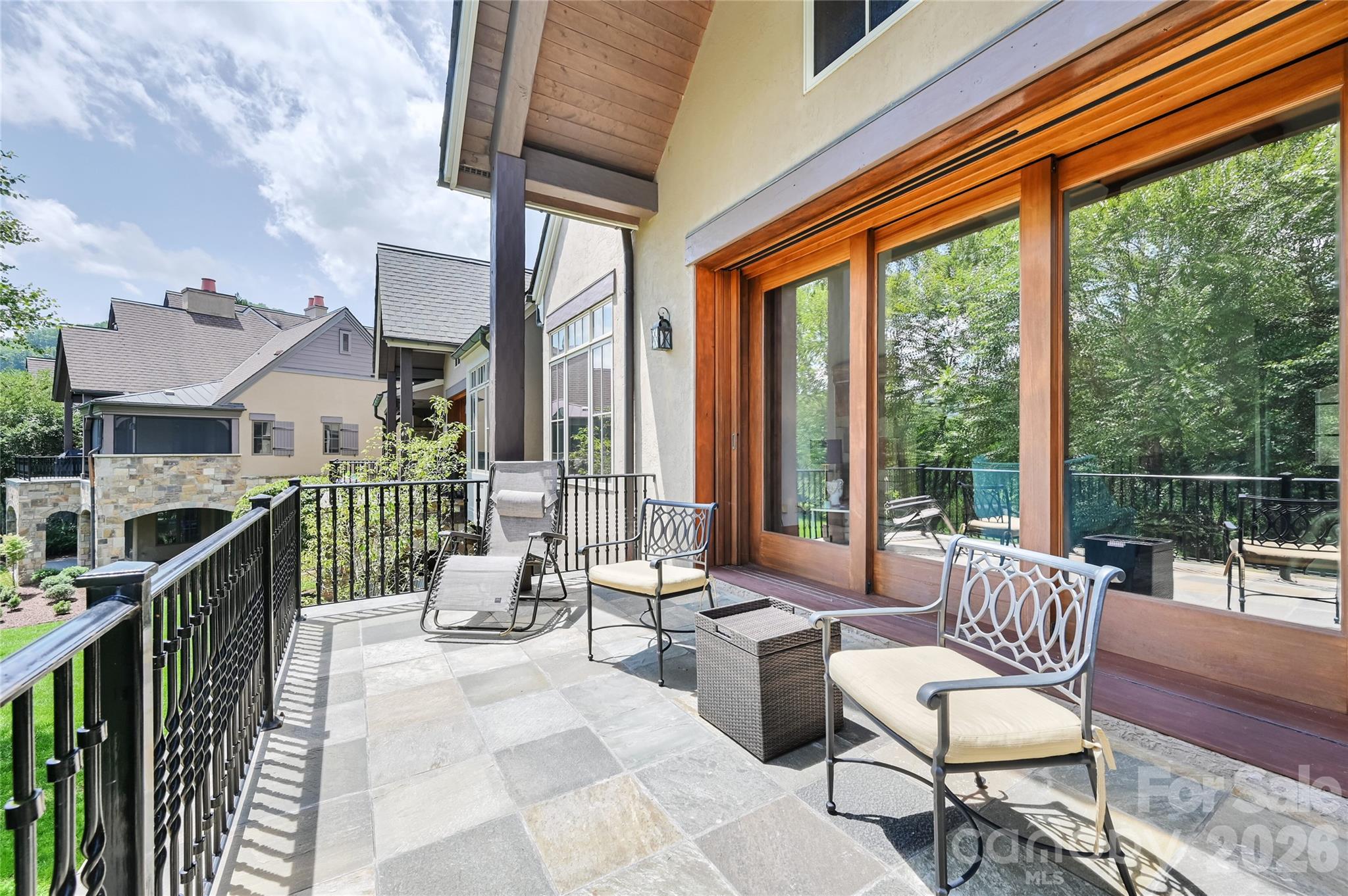 Townhouse at 14 Foxbridge Way, Arden, photo 11 of 28