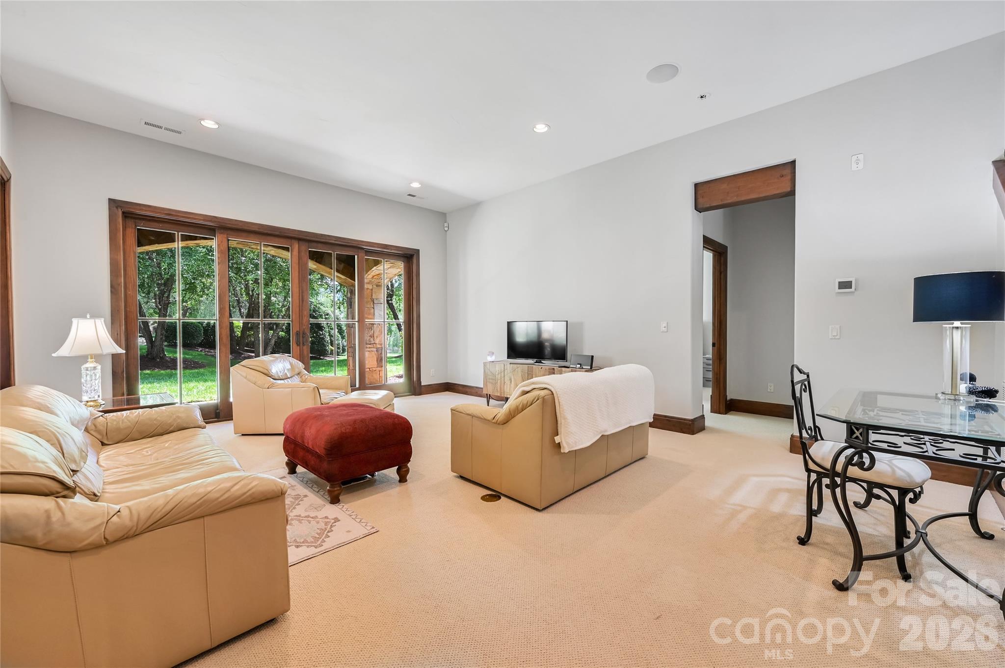 Townhouse at 14 Foxbridge Way, Arden, photo 17 of 28