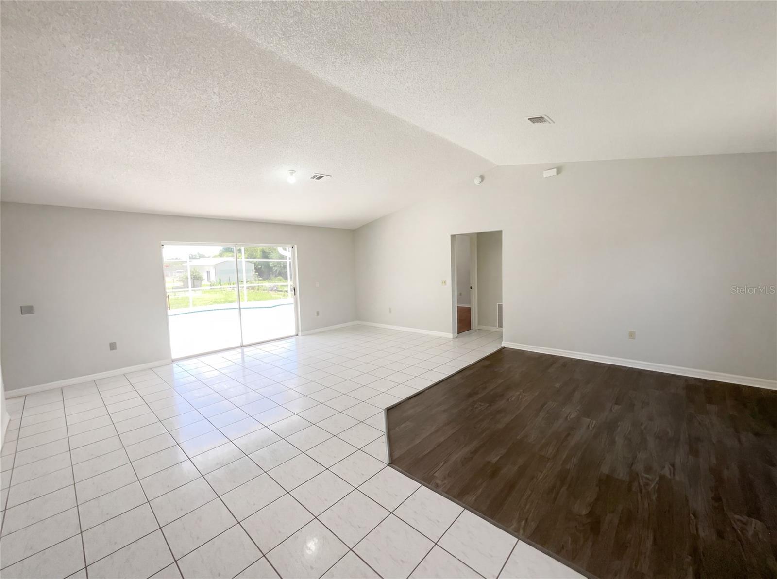 Single Family Residence at 1750 EVERGREEN CT, KISSIMMEE, photo 3 of 33