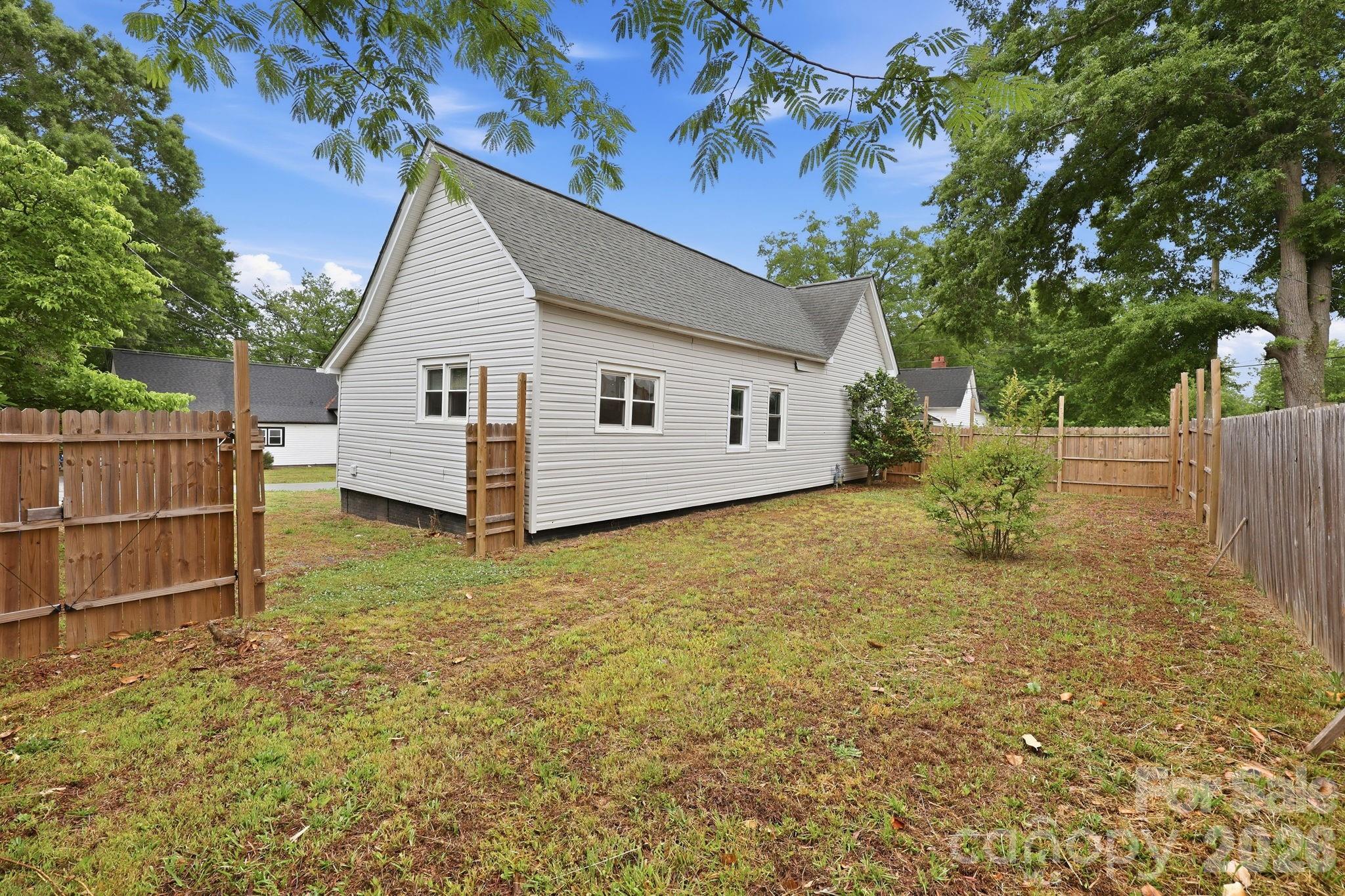 Single Family Residence at 904 Mill Street, Albemarle, photo 11 of 29