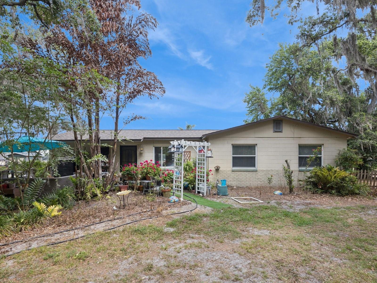 6001 MARTHAS LN
