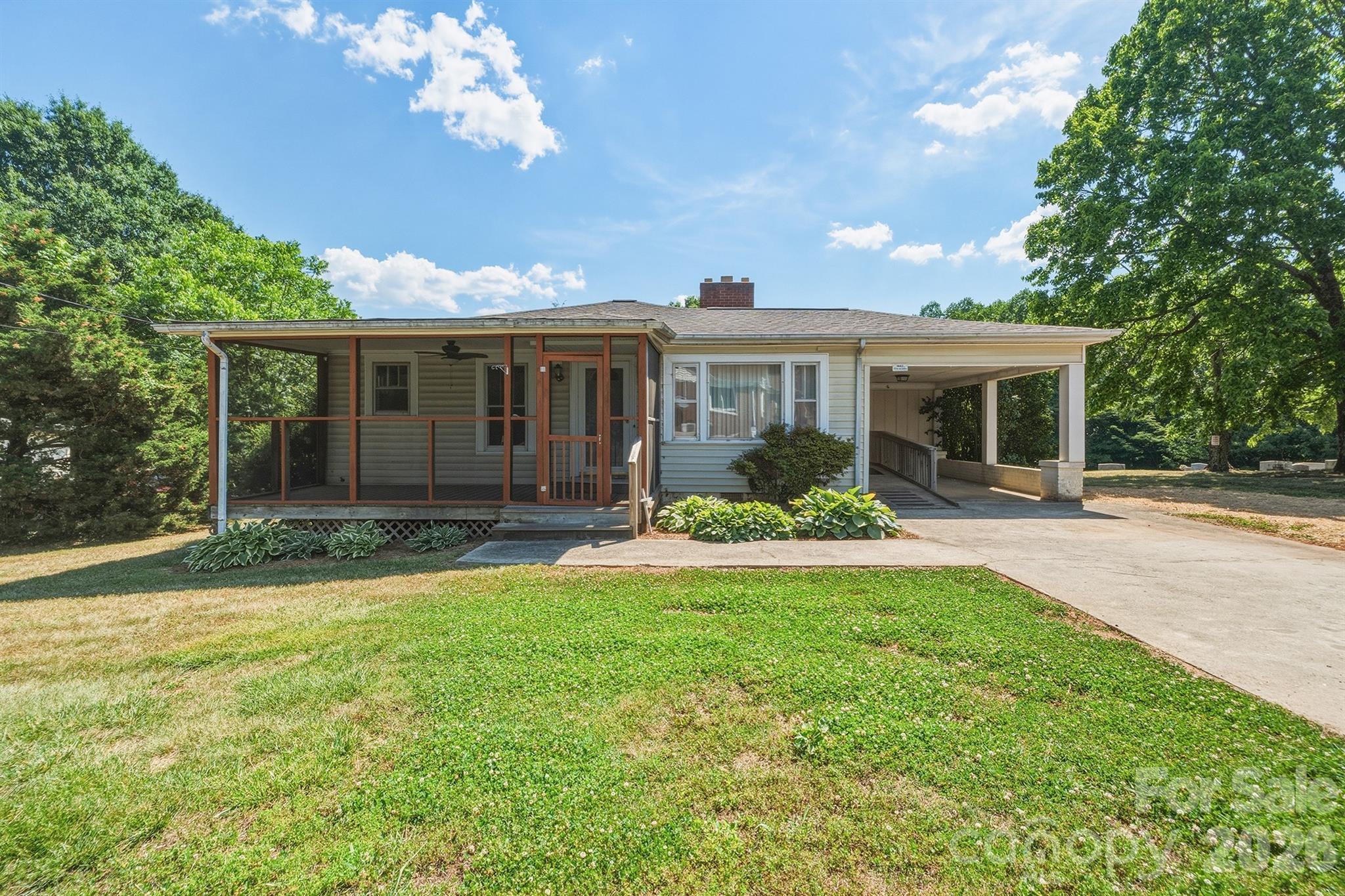 Single Family Residence at 2308 11th Avenue NE, Hickory, photo 2 of 24