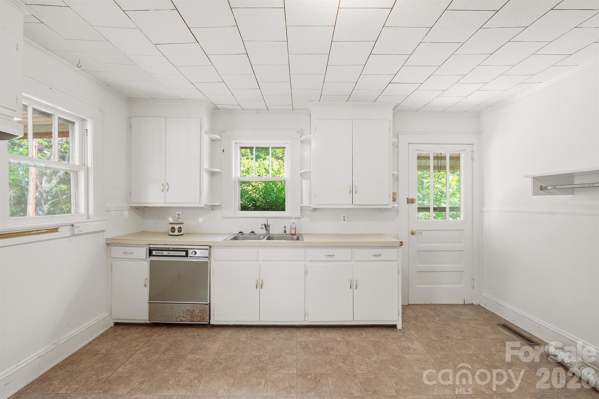Single Family Residence at 2308 11th Avenue NE, Hickory, photo 21 of 24