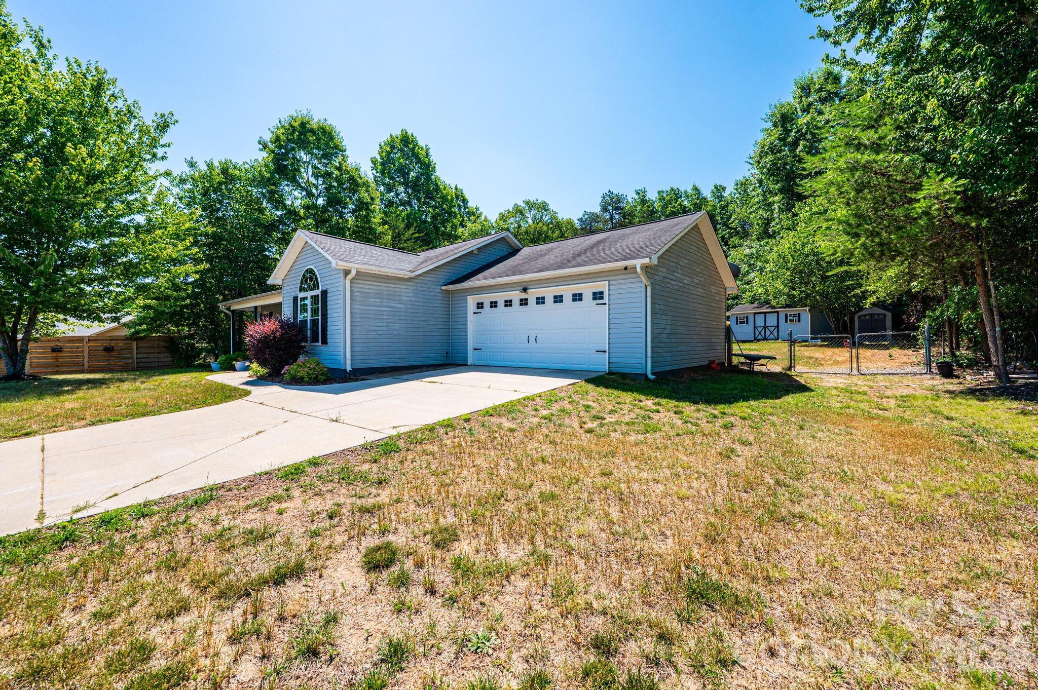 Single Family Residence at 205 Winding Cedar Drive, Statesville, photo 4 of 46
