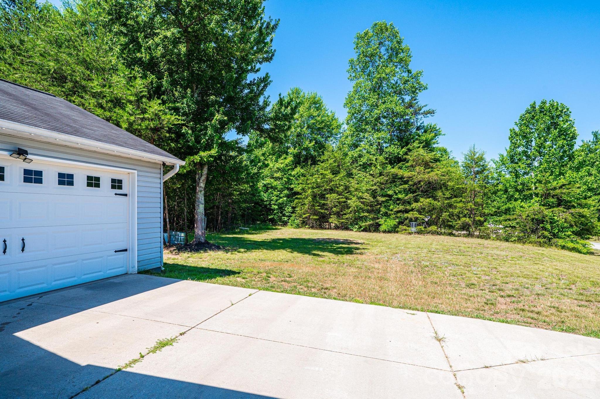 Single Family Residence at 205 Winding Cedar Drive, Statesville, photo 6 of 46