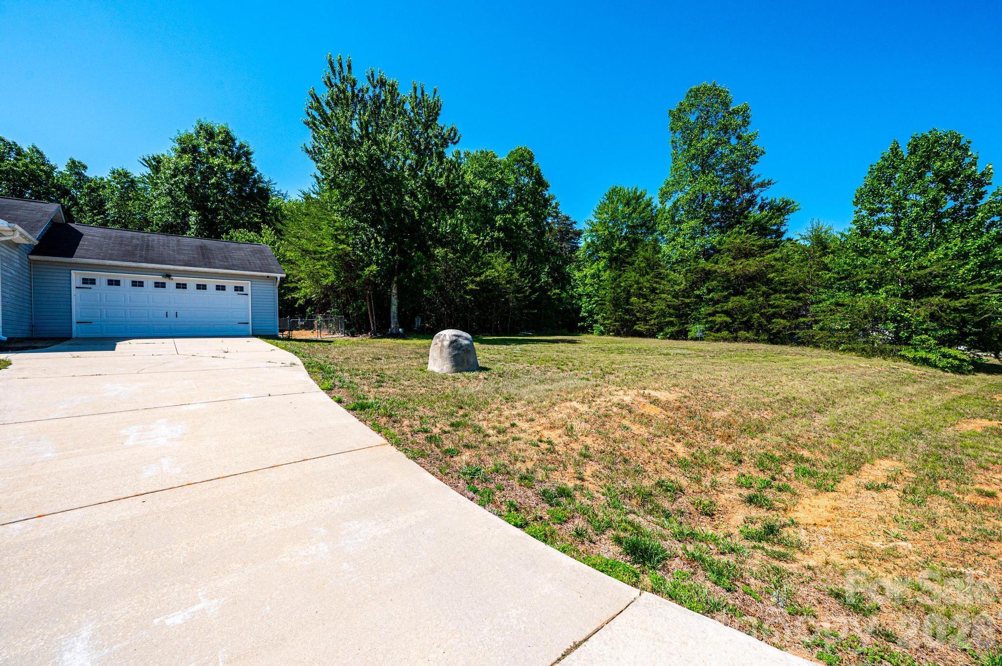 Single Family Residence at 205 Winding Cedar Drive, Statesville, photo 7 of 46